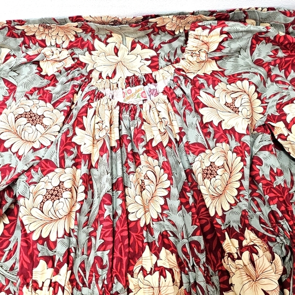 🇨🇦 Honeybea Studio Floral Maxi Dress - Picture 10 of 13